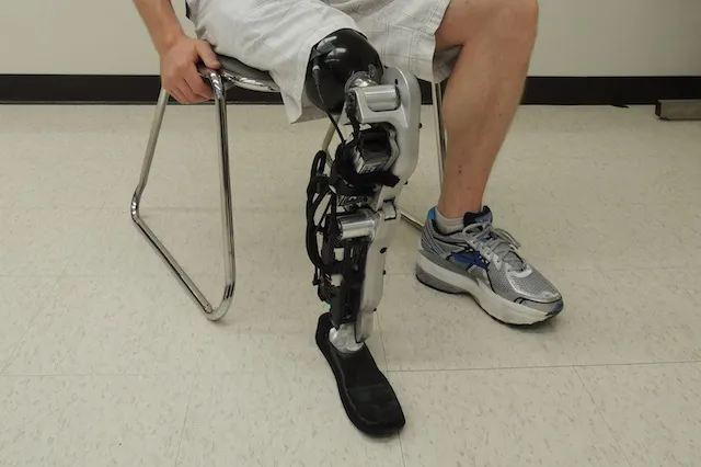 کنترل پروتزهای حرکتی با استفاده از BCI